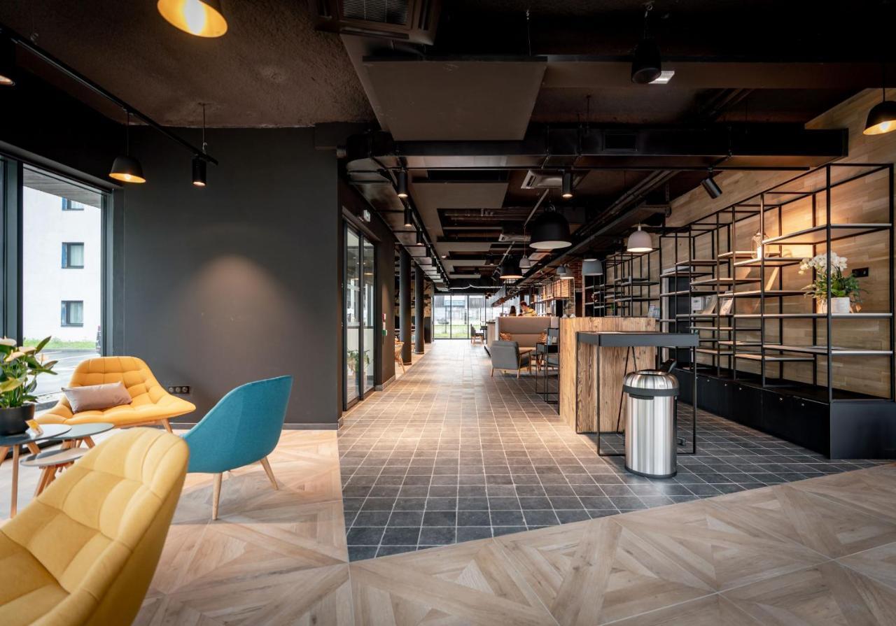 Ibis Styles Valenciennes Petite Foret Exterior photo
