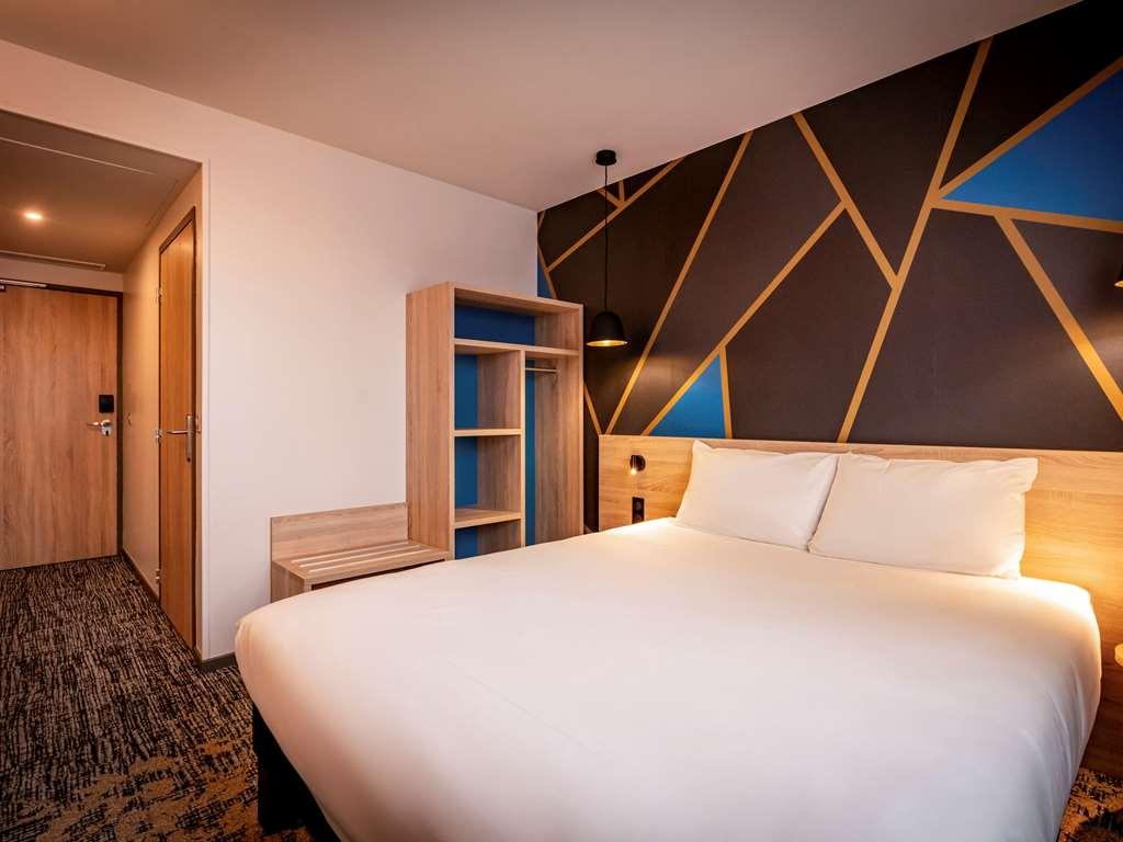 Ibis Styles Valenciennes Petite Foret Room photo